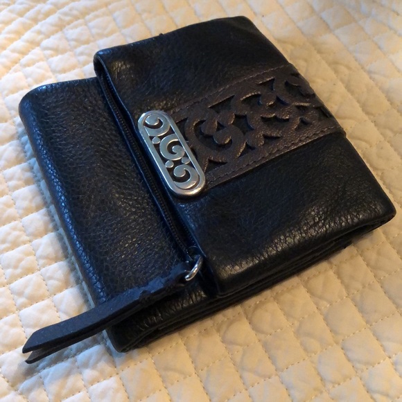 ✨ Brighton Classic soft pebbled leather billfold wallet silver swirl detail - Picture 3 of 9